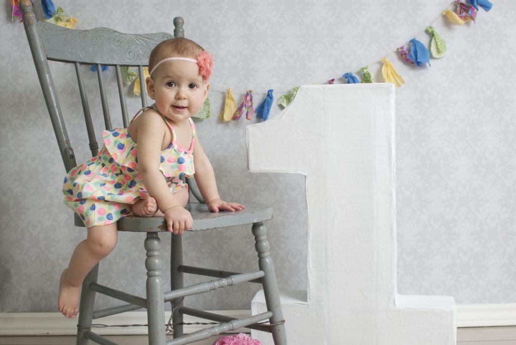 canva baby girl s first birthday 5d80a5581597c